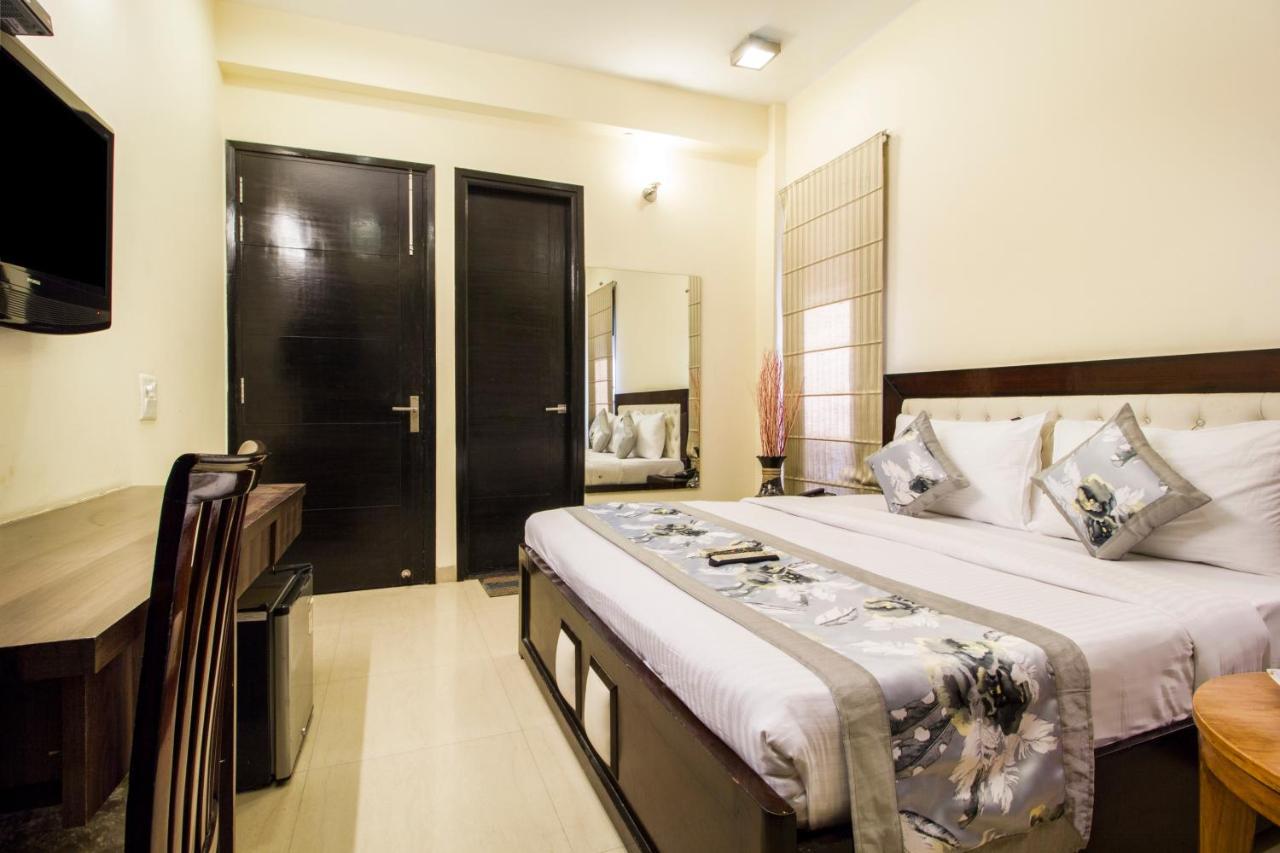 Fabhotel Signature Cyber Park Dillí Exteriér fotografie